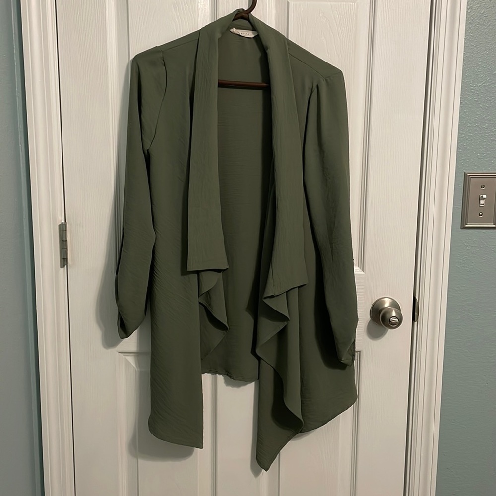 Brand: entro, Size: Small, Color: Olive